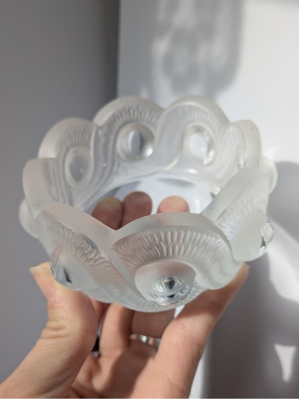 🗽Lalique Signed Frosted Scalloped Glass Bowl